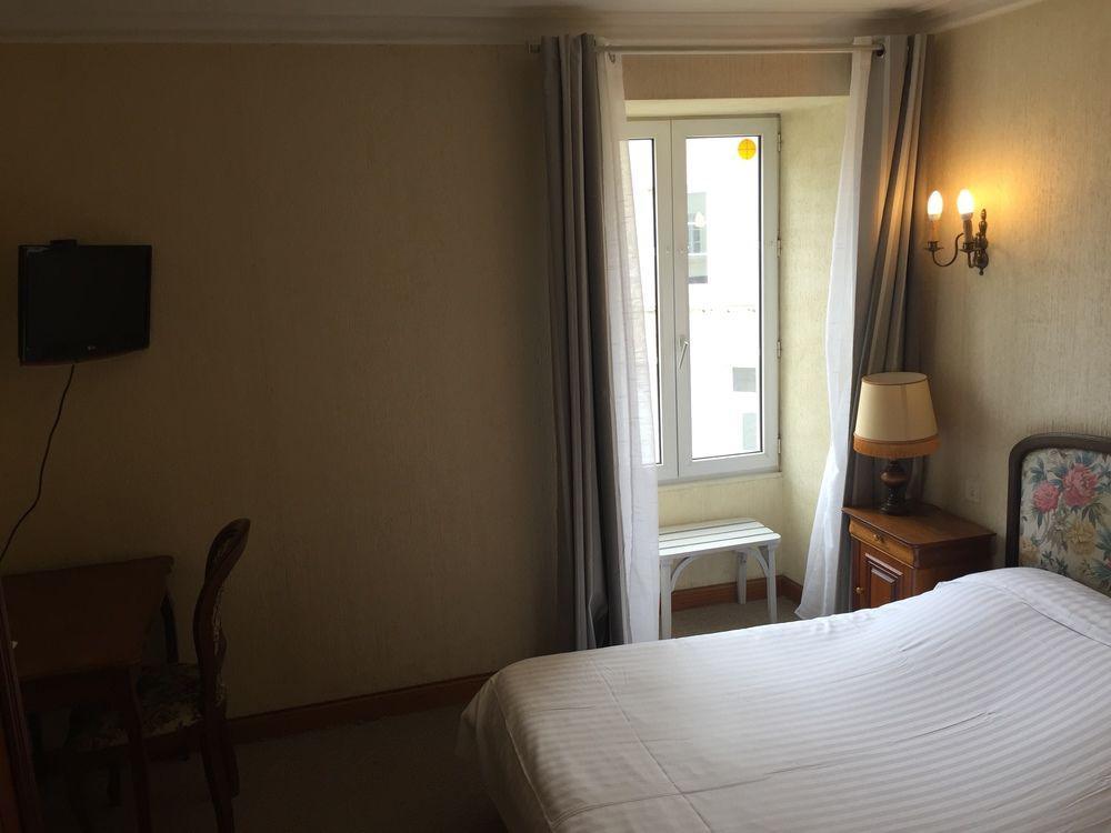 Hotel Central Chaunay Exterior photo